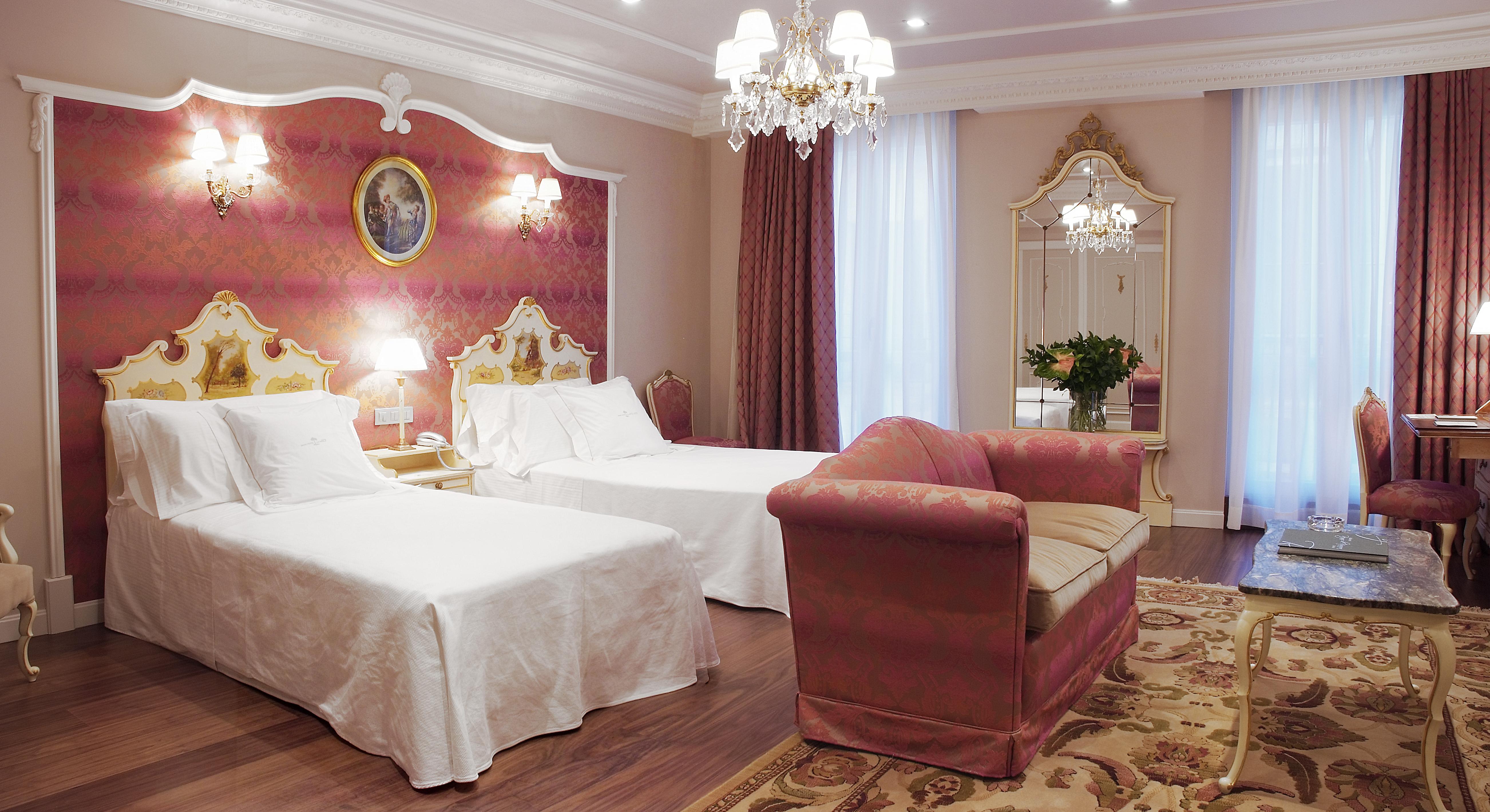 Gran Hotel La Perla Pamplona Room photo A room at the hotel